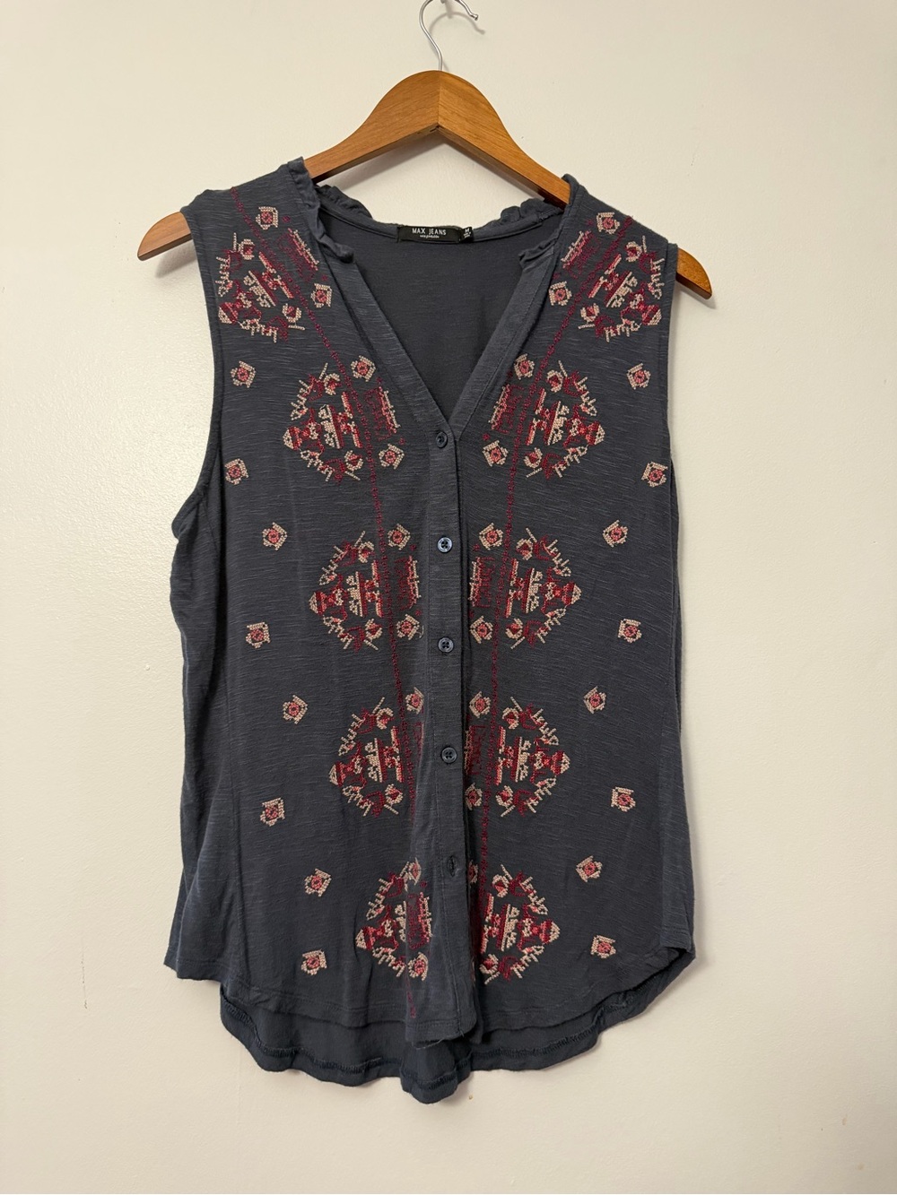 Max Jeans Navy Sleeveless Button-Front Camisole with Red Embroidery